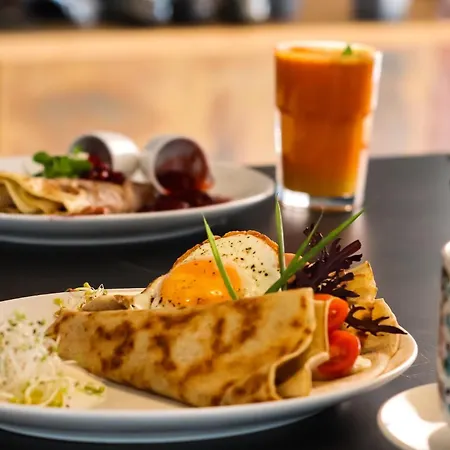 Mennica - Parking - Breakfast - Great Location شقة